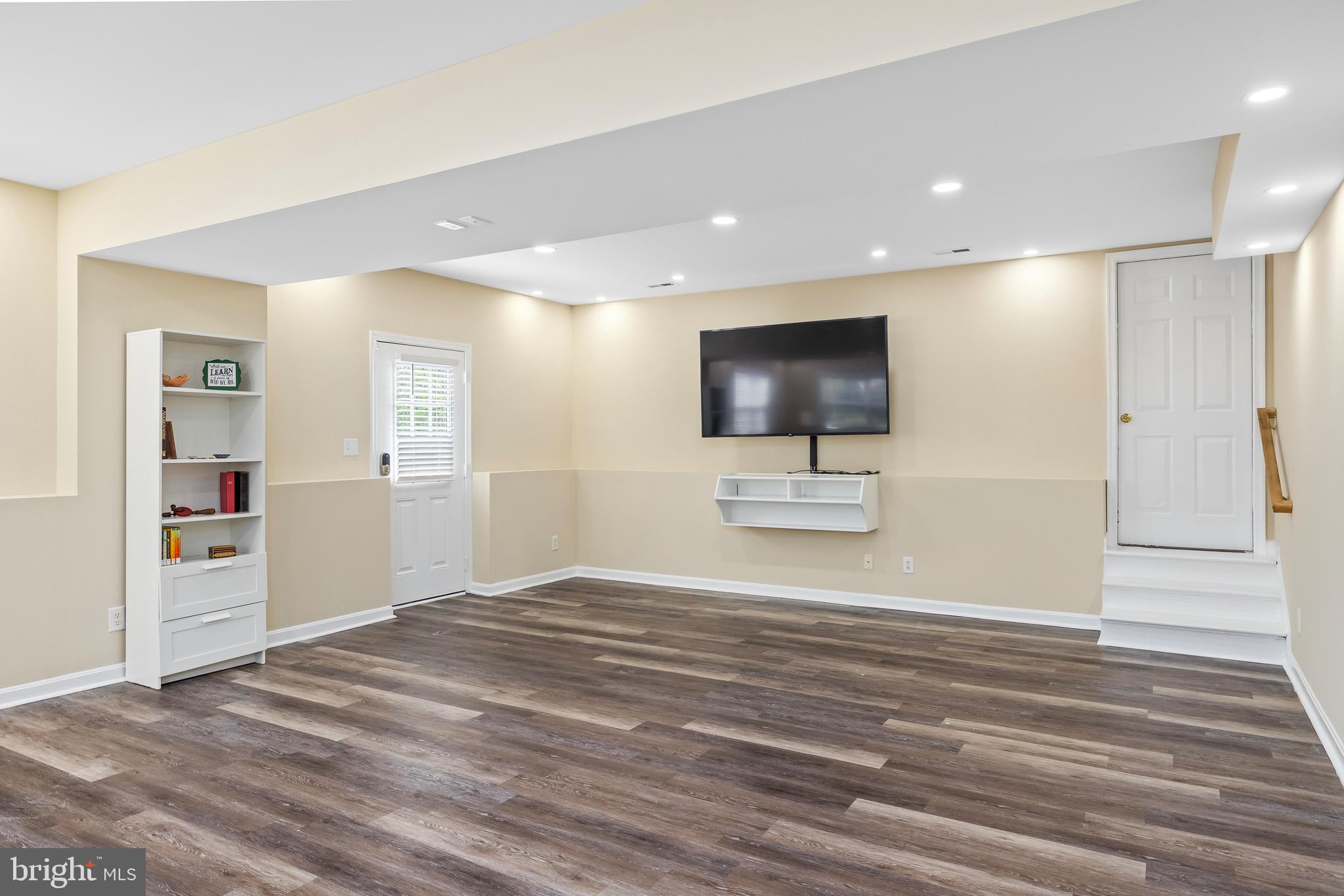 LAKE CAROLINE - Residential