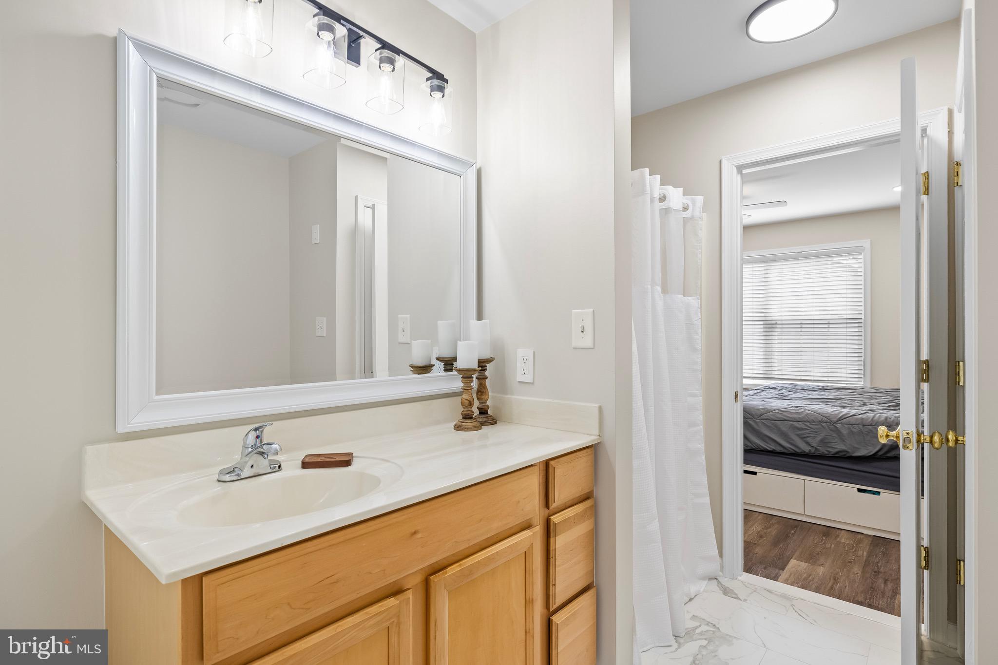 LAKE CAROLINE - Residential