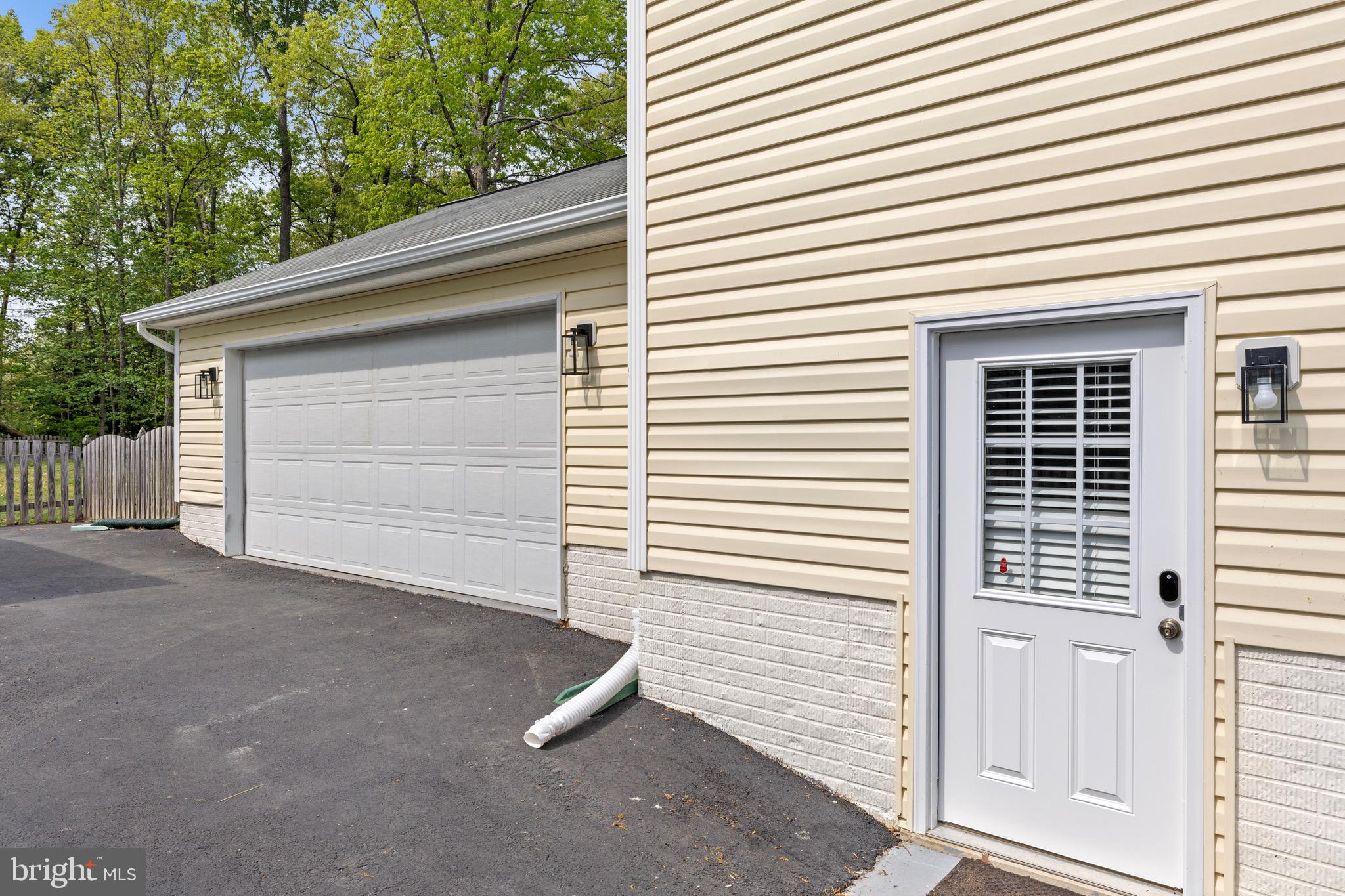 LAKE CAROLINE - Residential