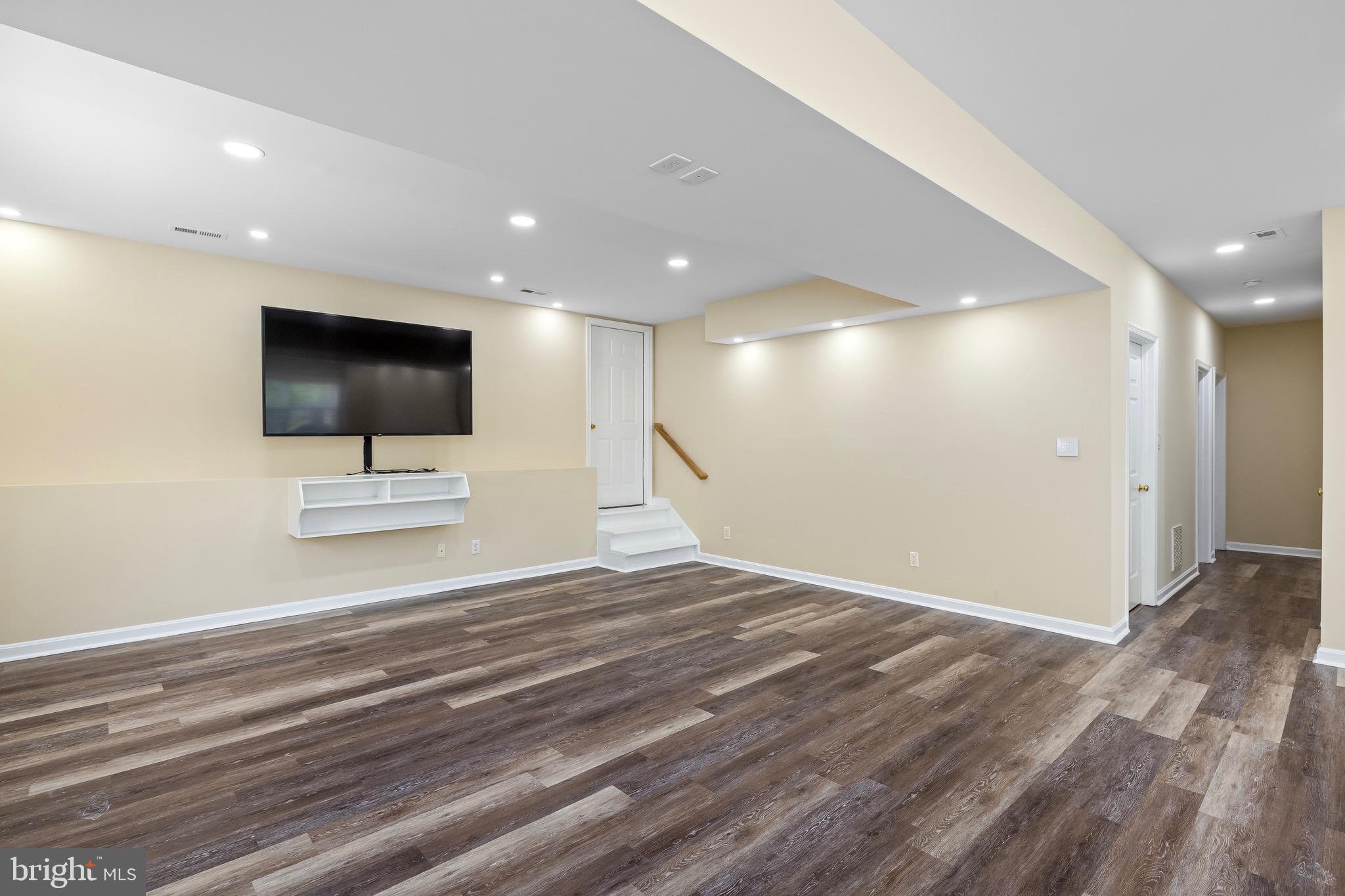 LAKE CAROLINE - Residential