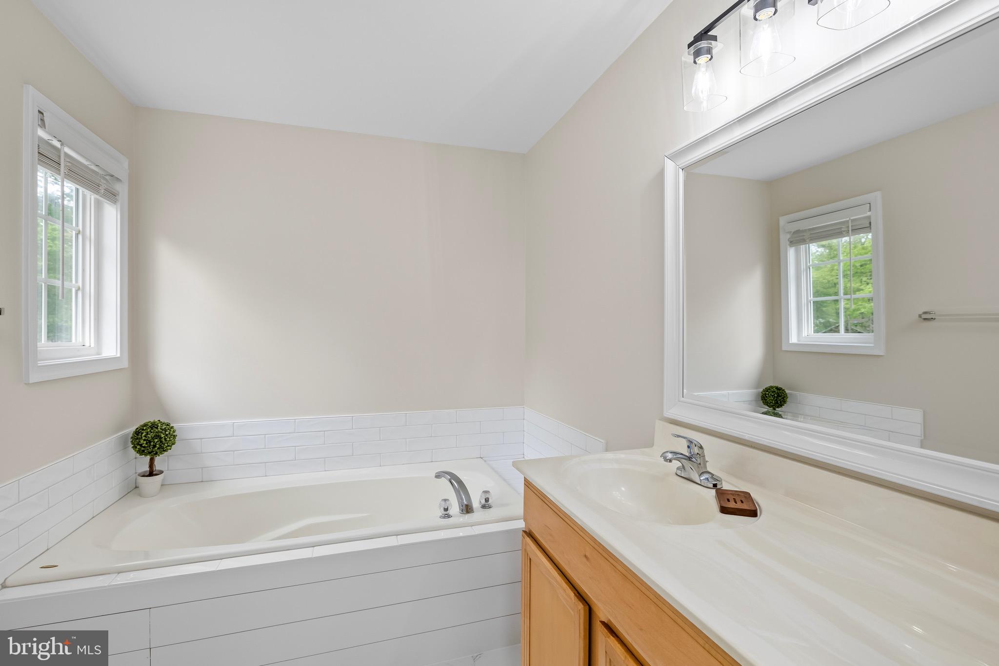 LAKE CAROLINE - Residential