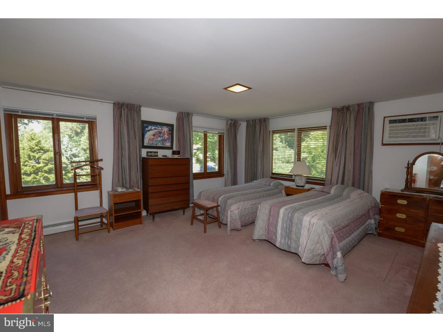 PEBBLE HILL - Residential