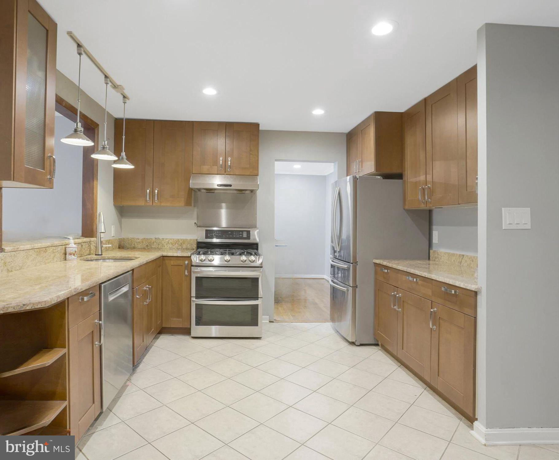 WEST SPRINGFIELD VILLAGE - Residential