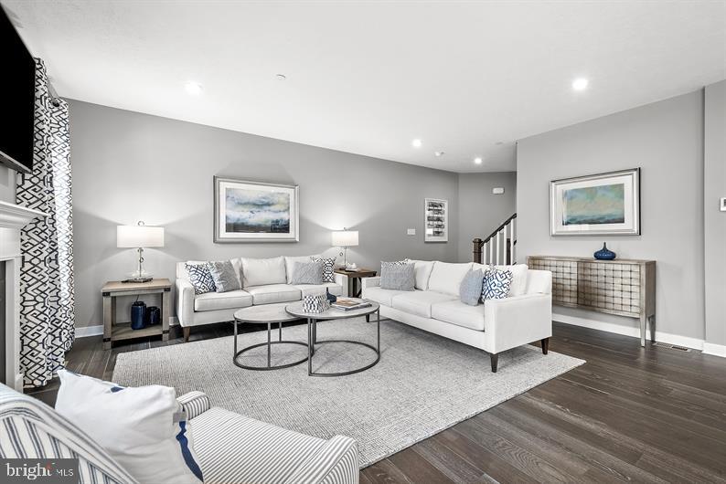 JAMES RUN CARRIAGE HOMES - Residential