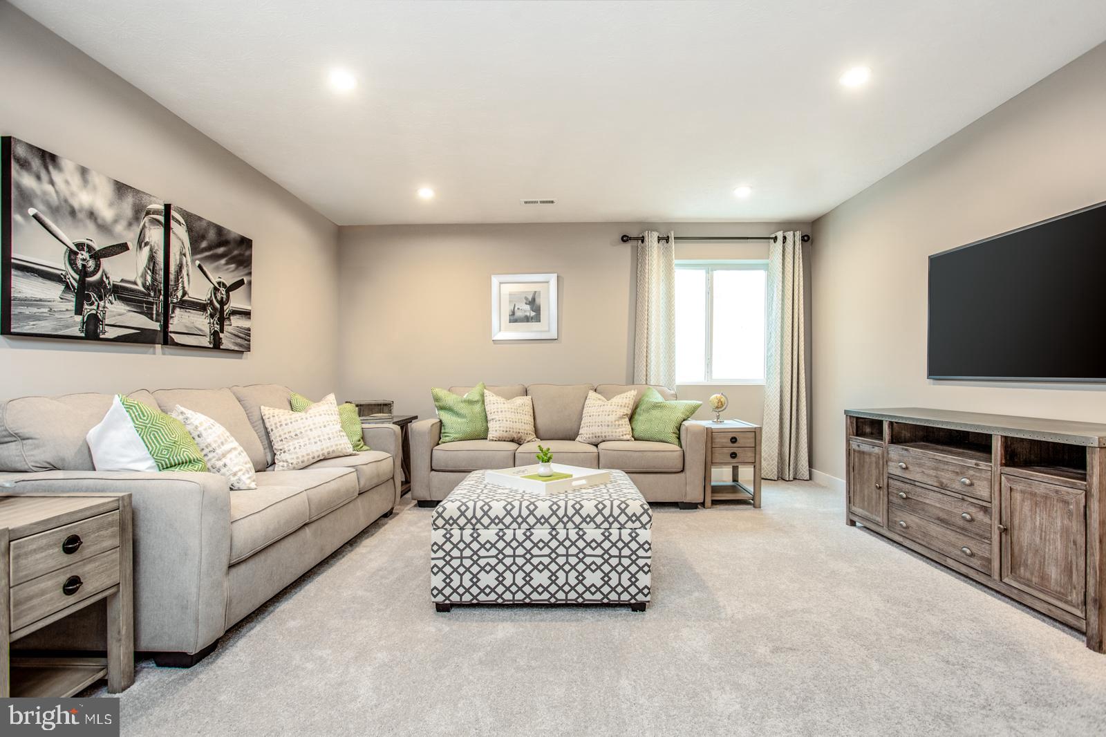 JAMES RUN CARRIAGE HOMES - Residential