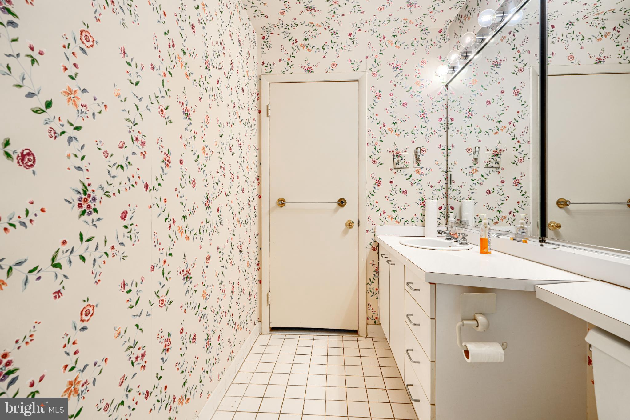 MIDFIELD - Residential