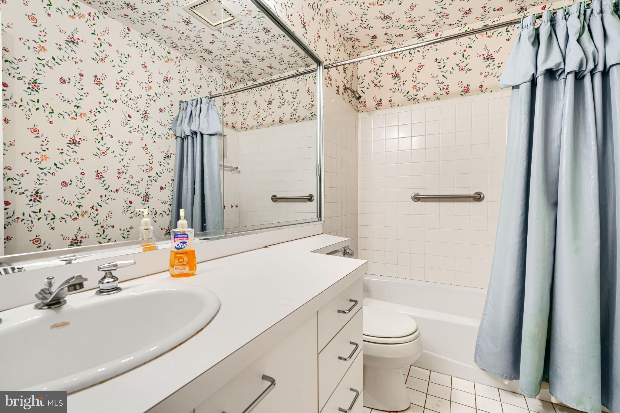 MIDFIELD - Residential