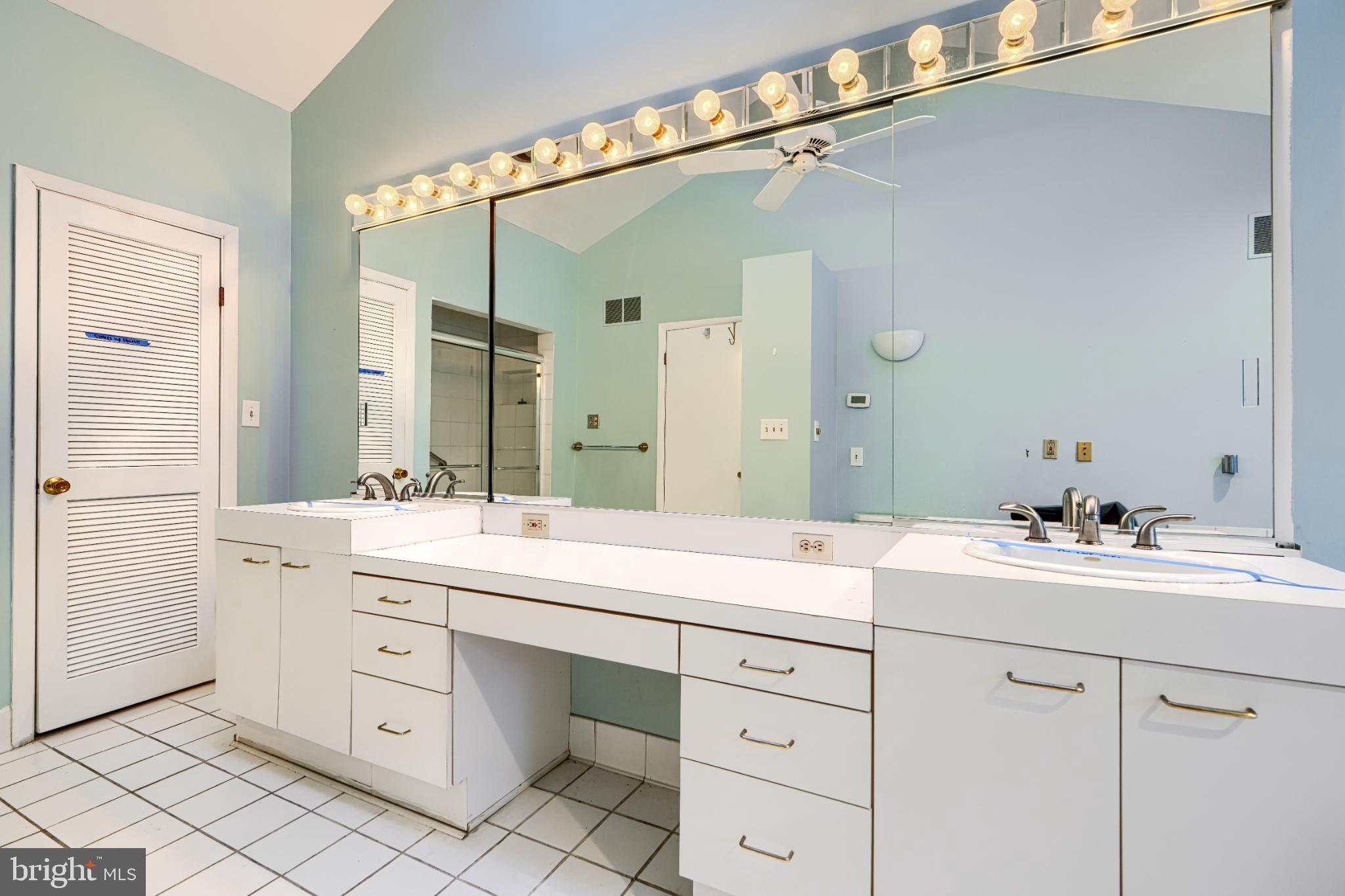 MIDFIELD - Residential