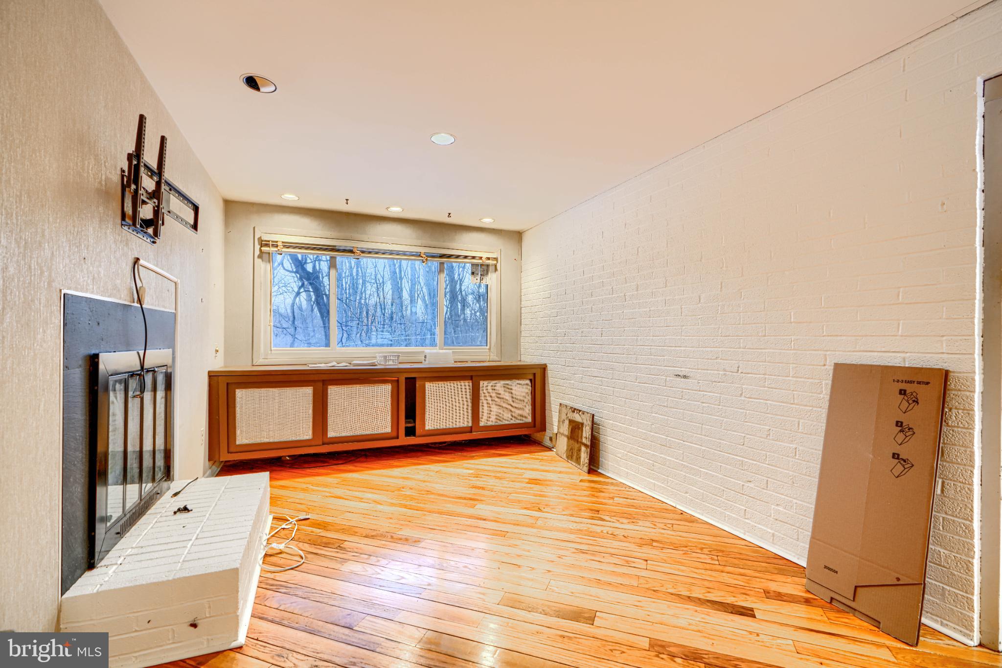 MIDFIELD - Residential