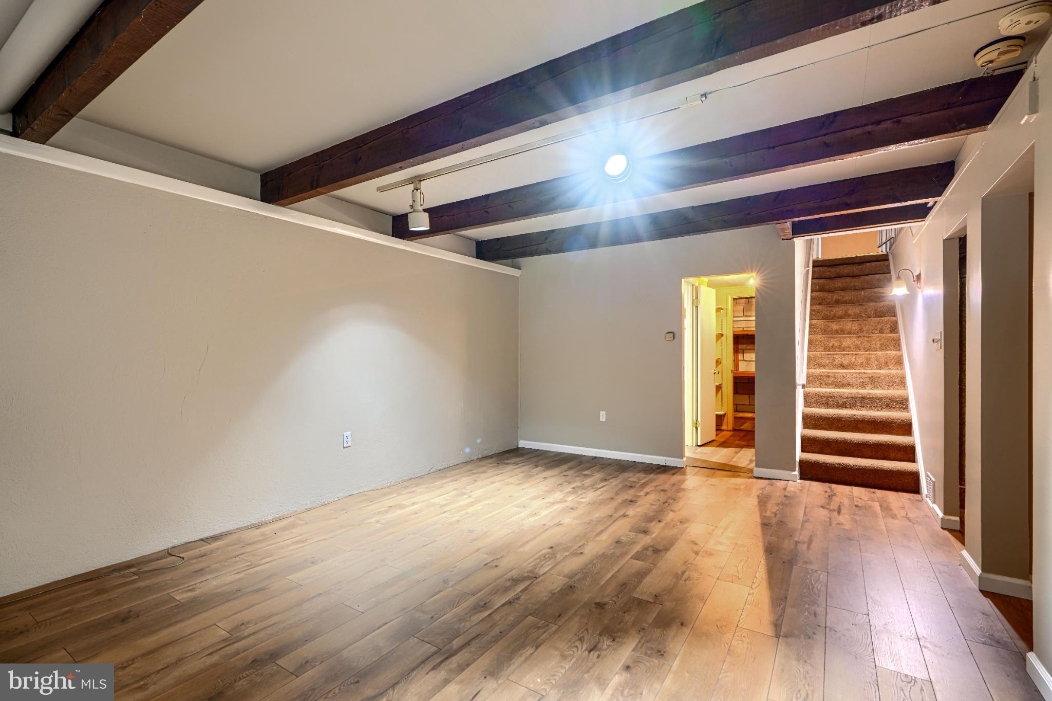 MIDFIELD - Residential