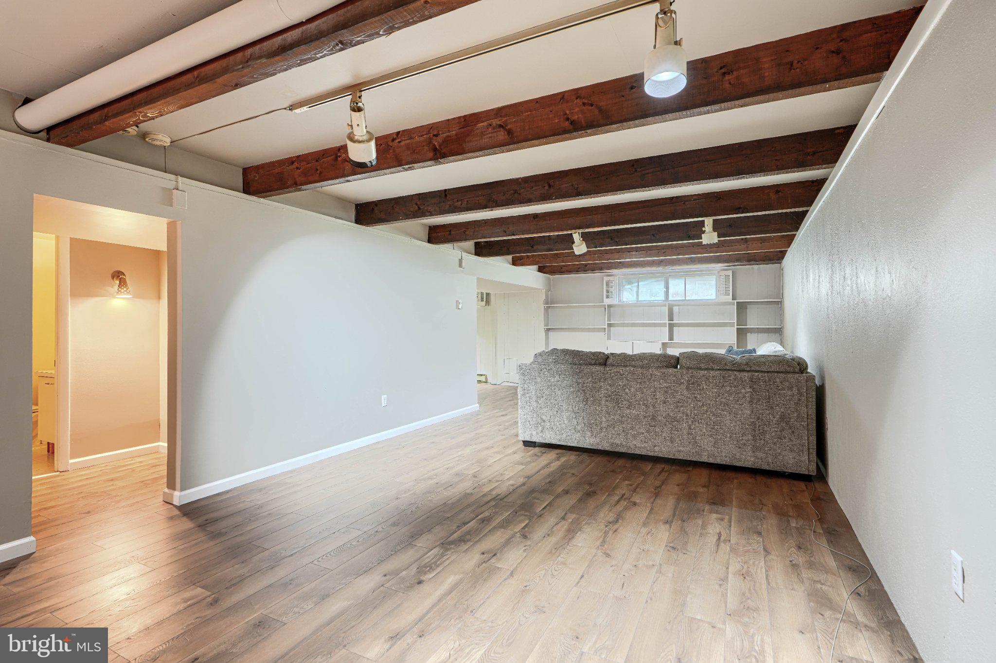 MIDFIELD - Residential