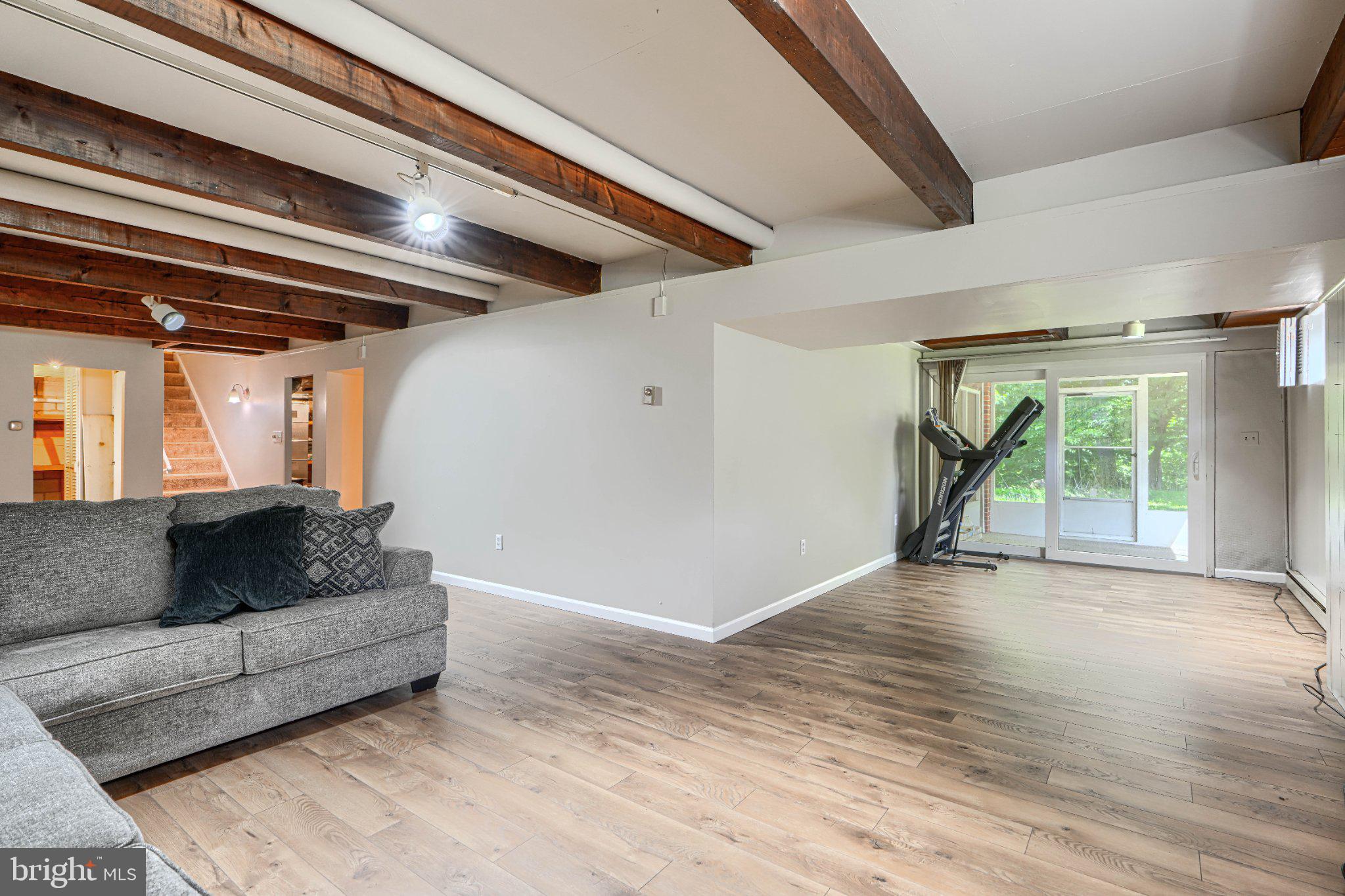 MIDFIELD - Residential