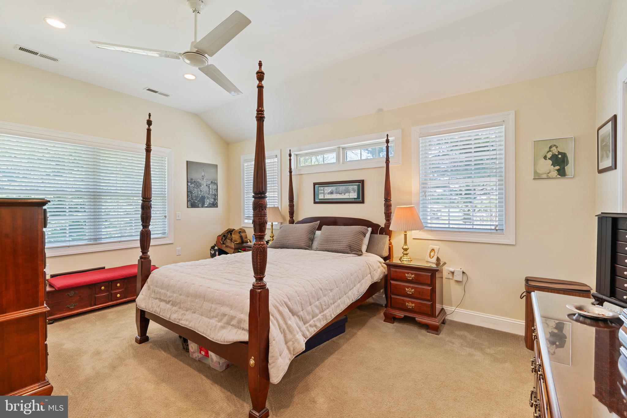 KENTMORE PARK - Residential