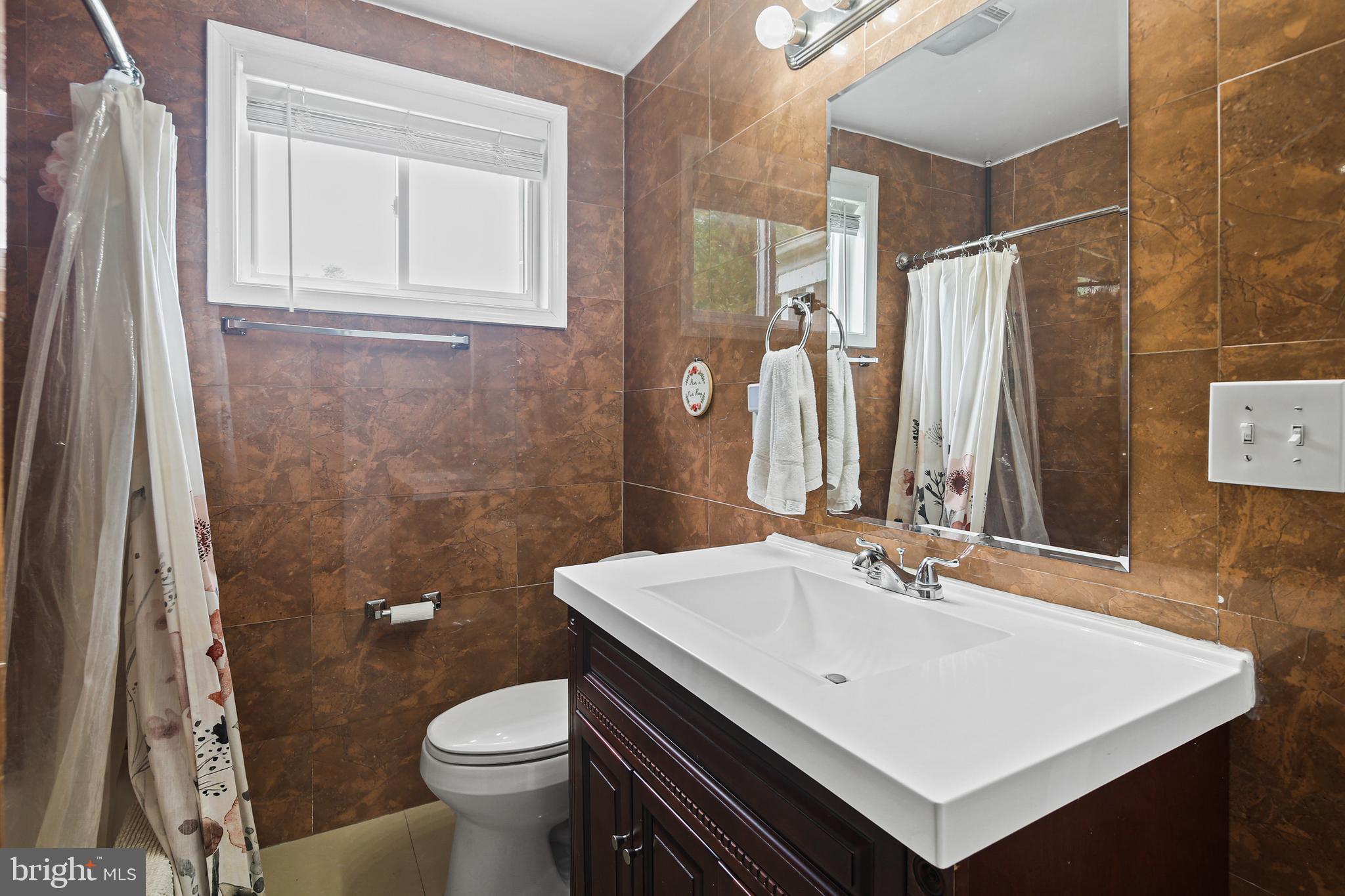 UNIVERSITY HILLS - Residential