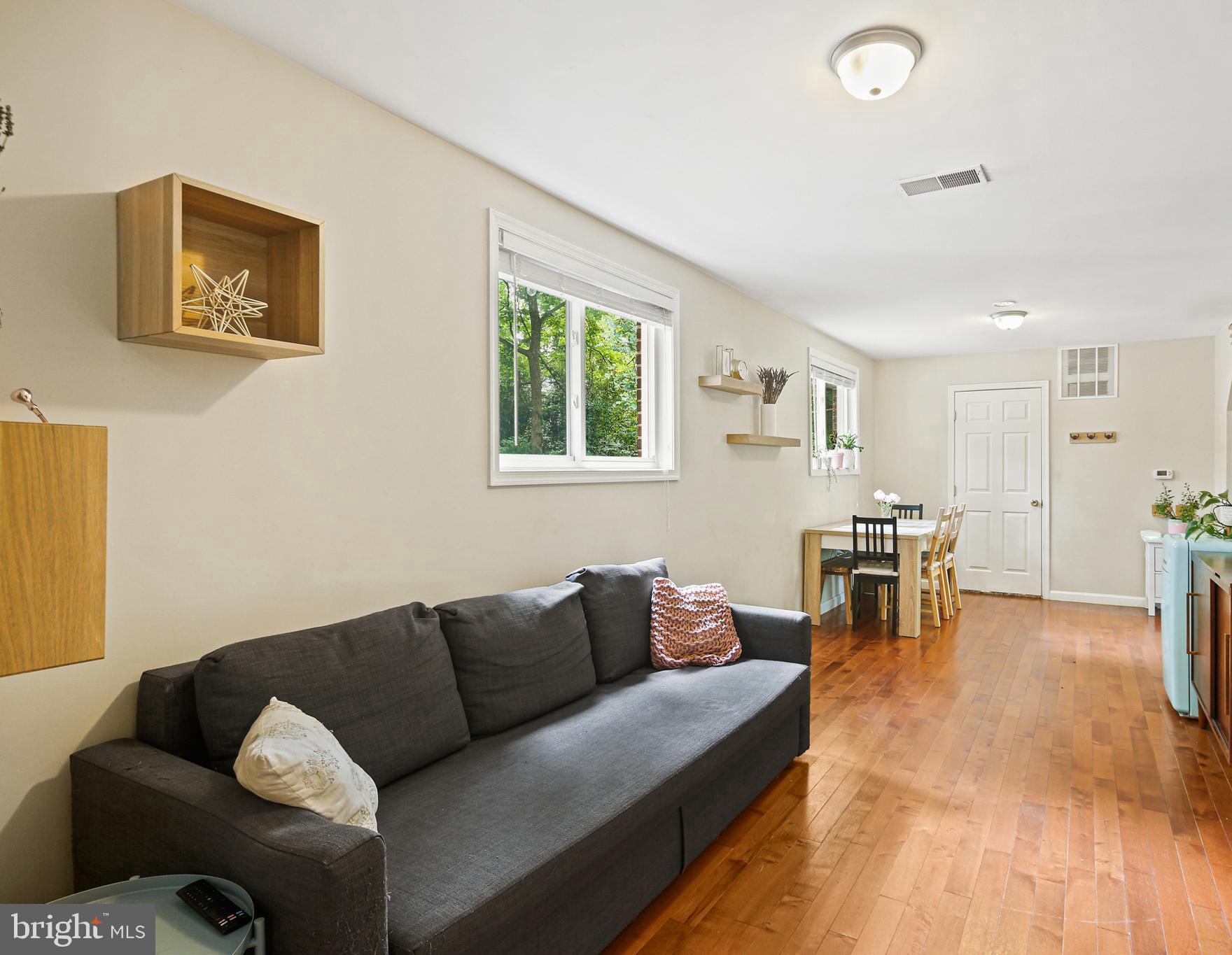 UNIVERSITY HILLS - Residential