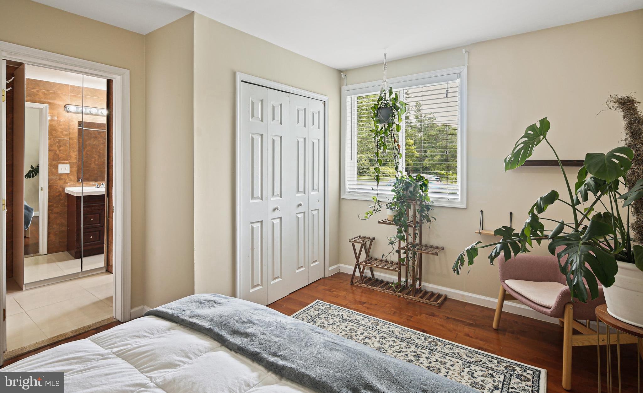 UNIVERSITY HILLS - Residential