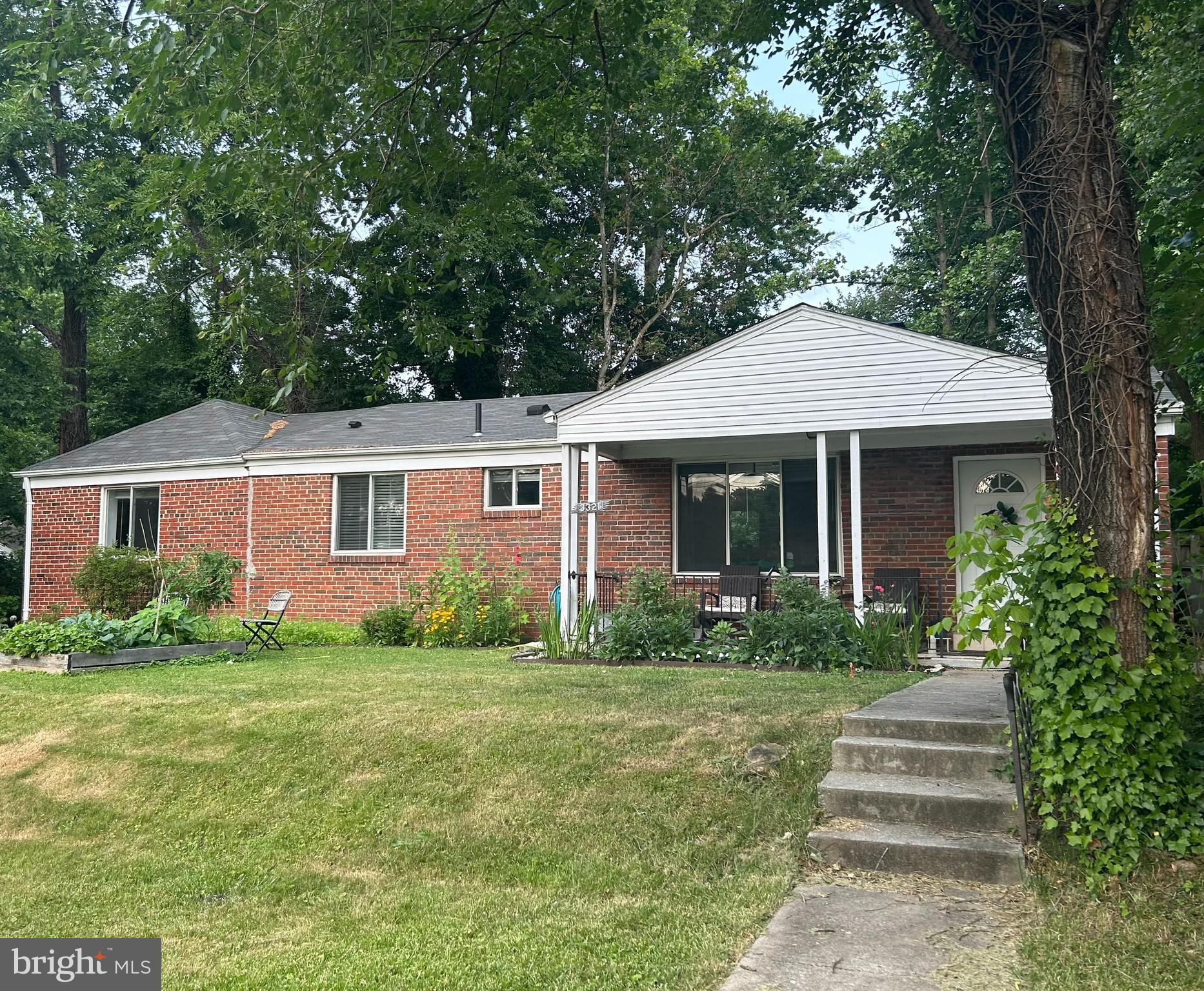 UNIVERSITY HILLS - Residential