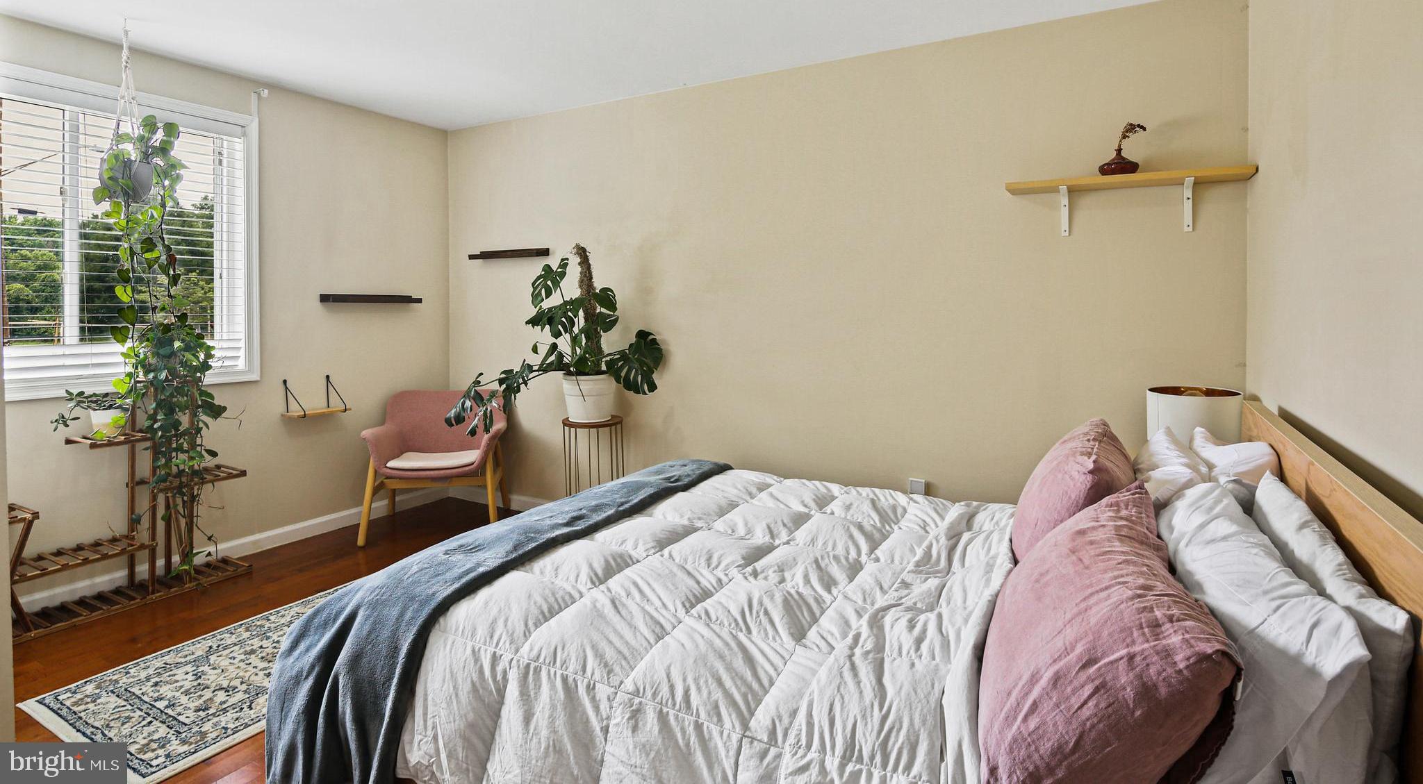 UNIVERSITY HILLS - Residential