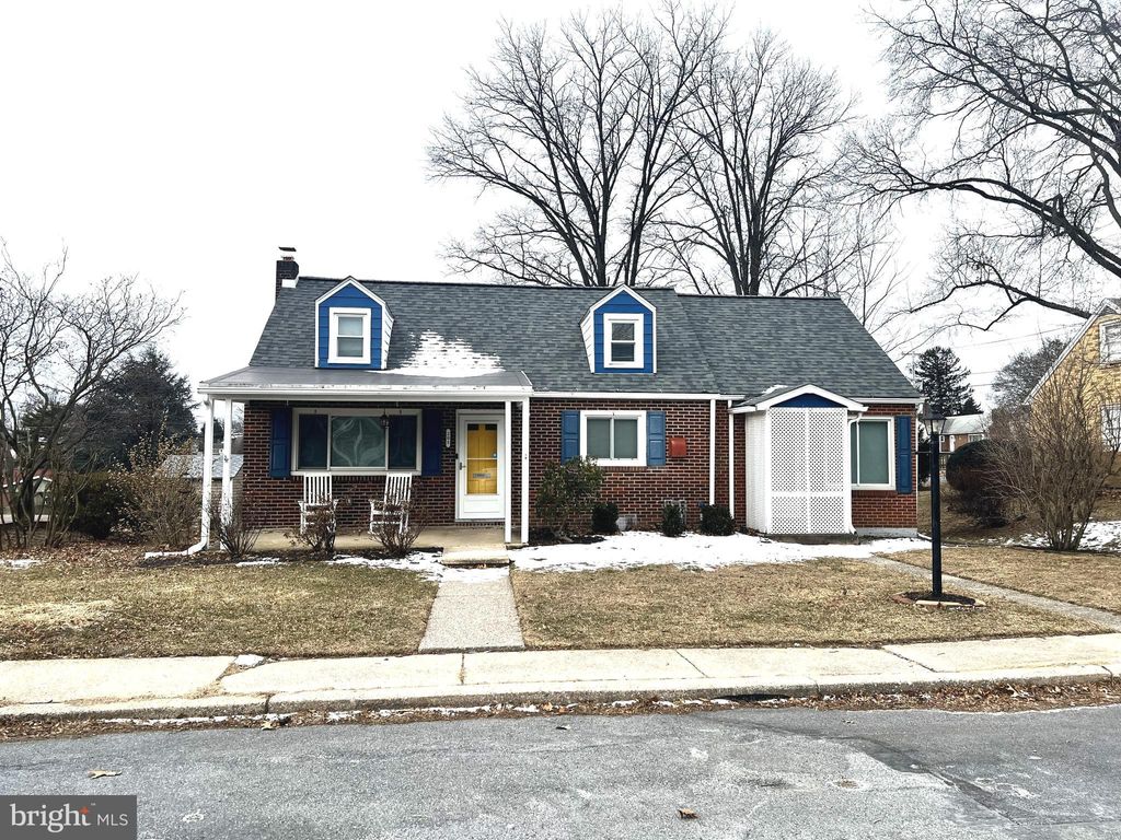 Photo of 205 Linn Street, HARRISBURG, PA 17109 (MLS # PADA2053024)