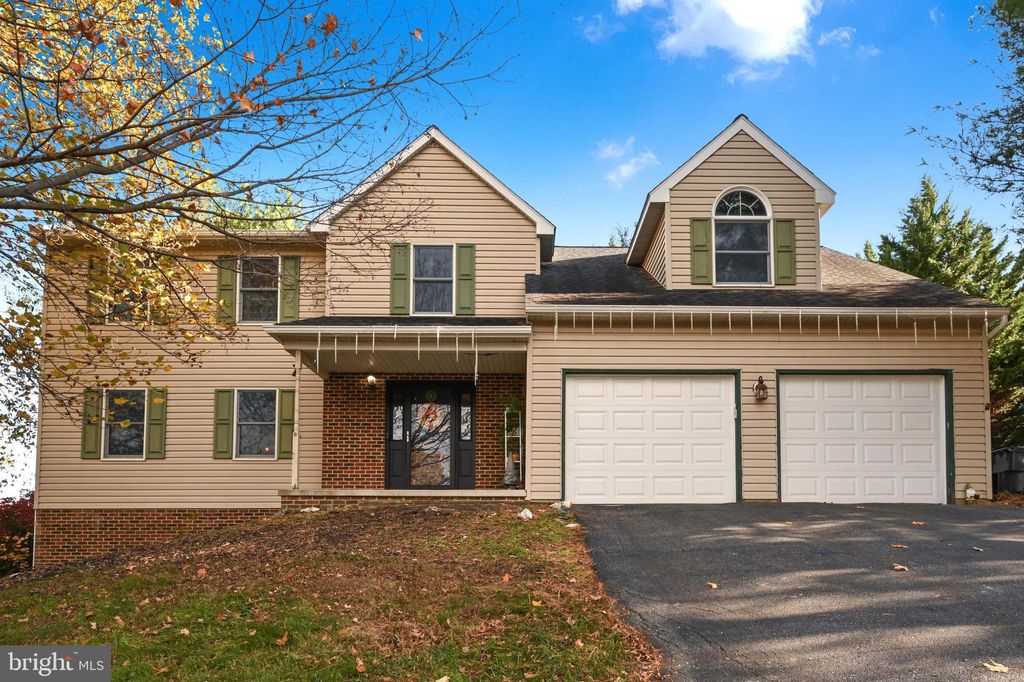 Photo of 1027 Keystone Drive, LANCASTER, PA 17603 (MLS # PALA2079094)