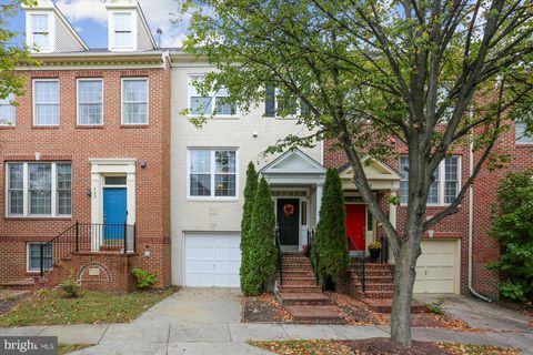 Photo of 721 Rolling Fields Way, ROCKVILLE, MD 20850 (MLS # MDMC2202534)