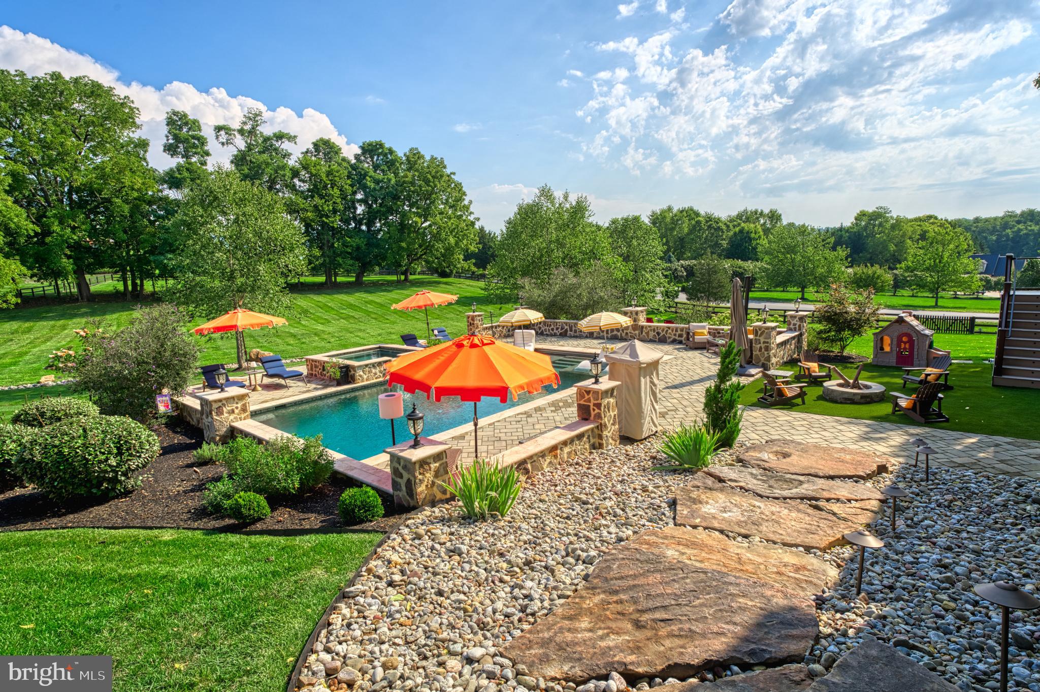 BEACON HILL - Residential