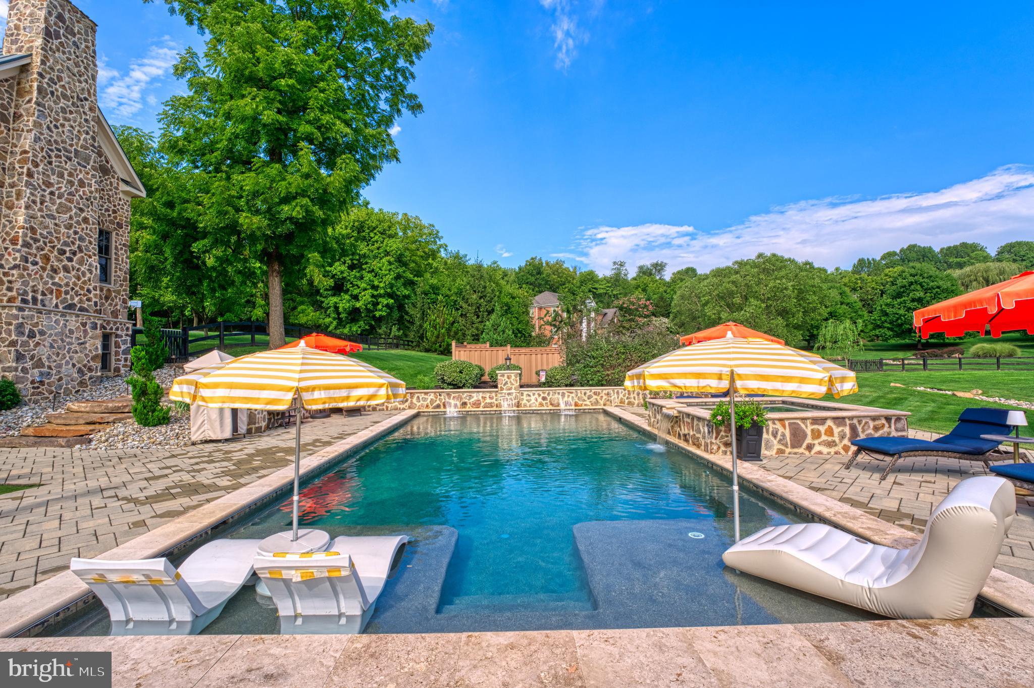 BEACON HILL - Residential