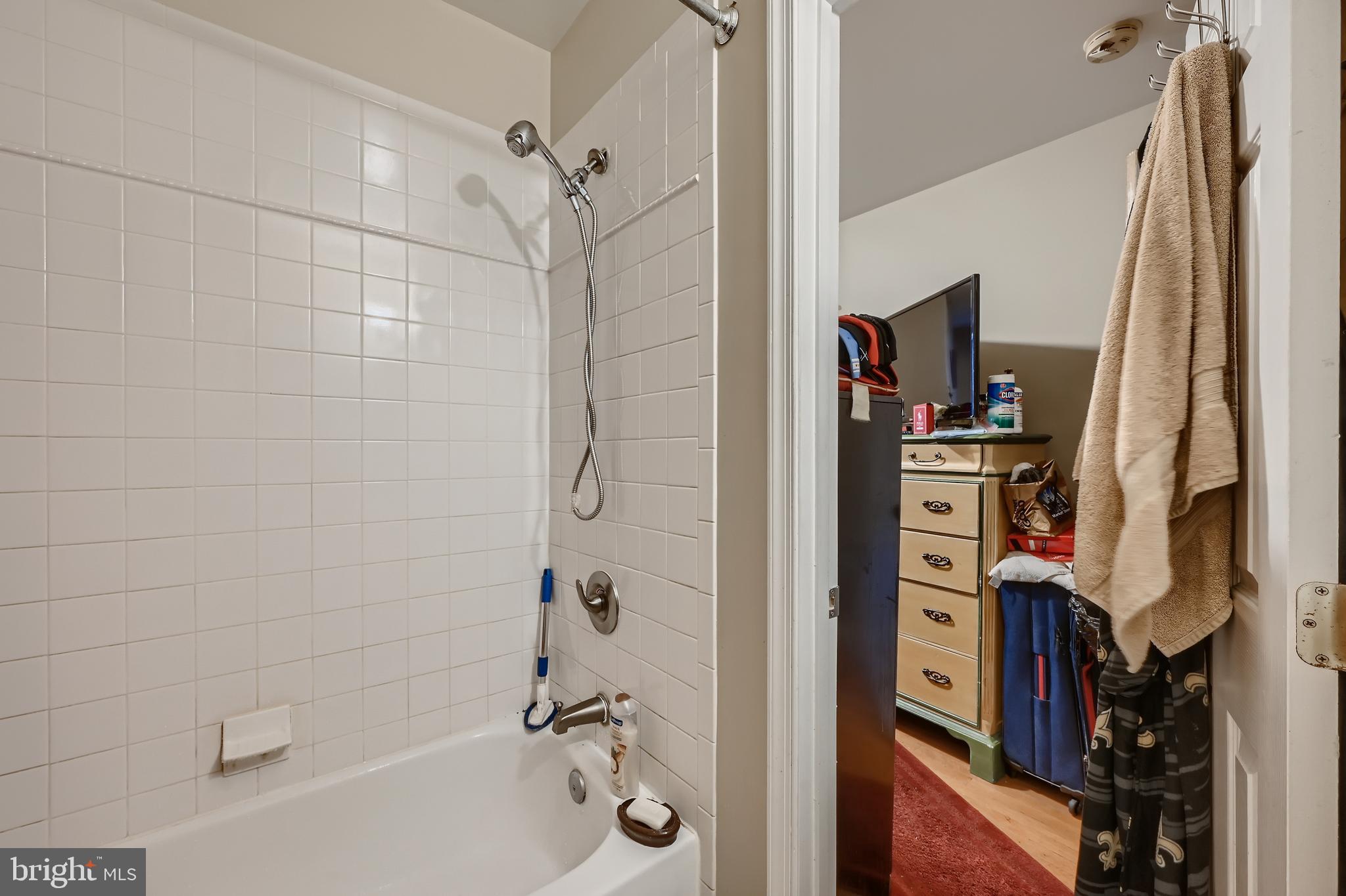 WASHINGTON VILLAGE - Residential