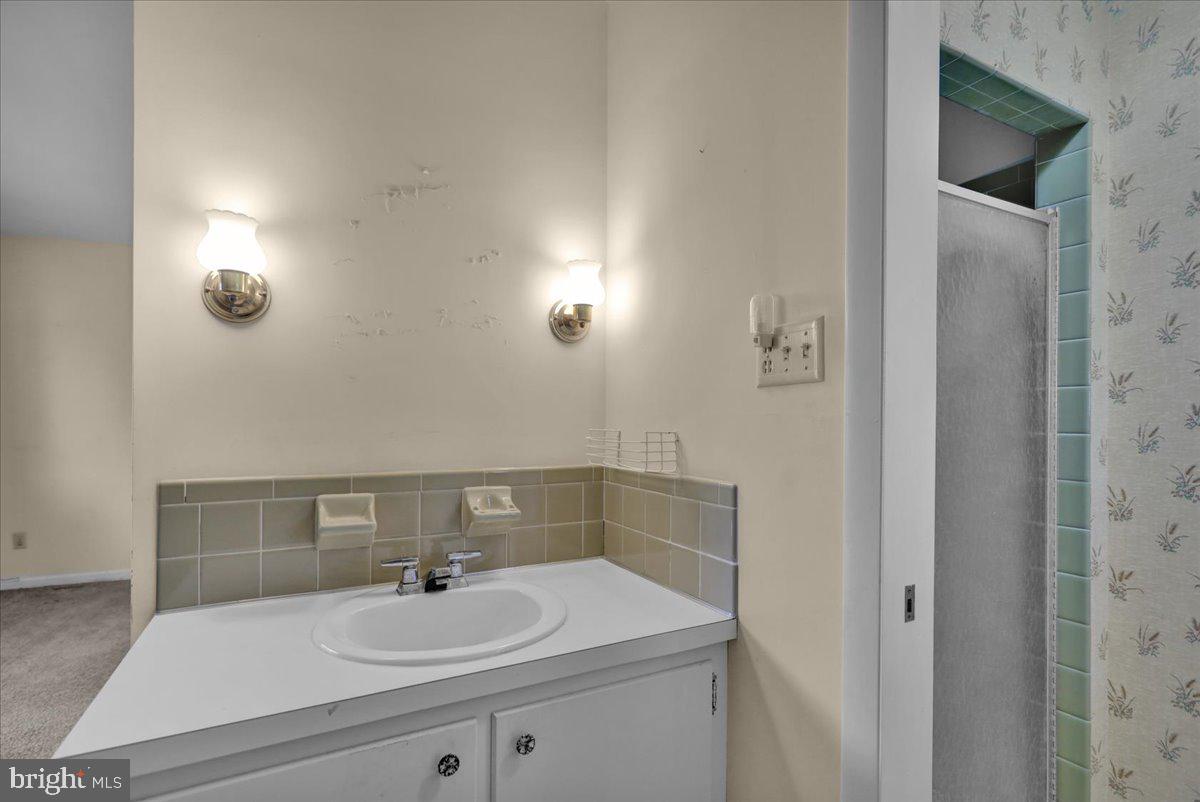 WHITFIELD - Residential