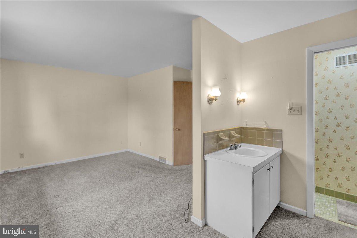 WHITFIELD - Residential