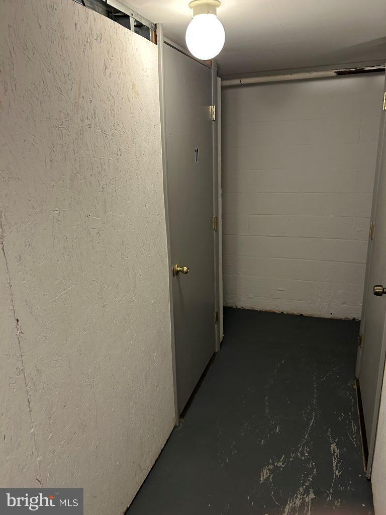 ASTON ARMS - Residential Lease