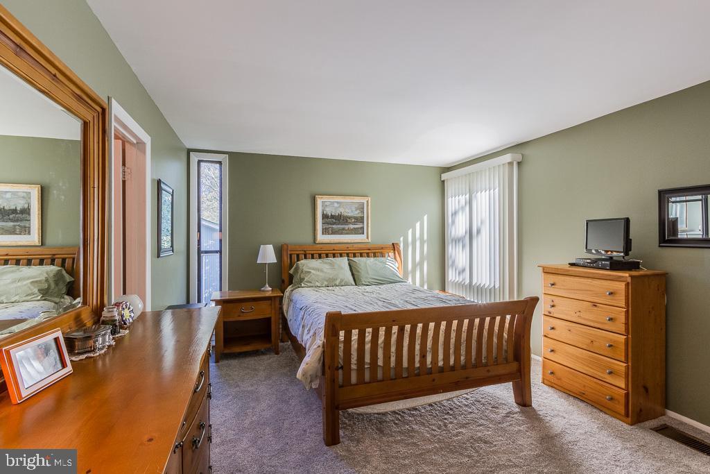 LAKE RIDGE - Residential Lease