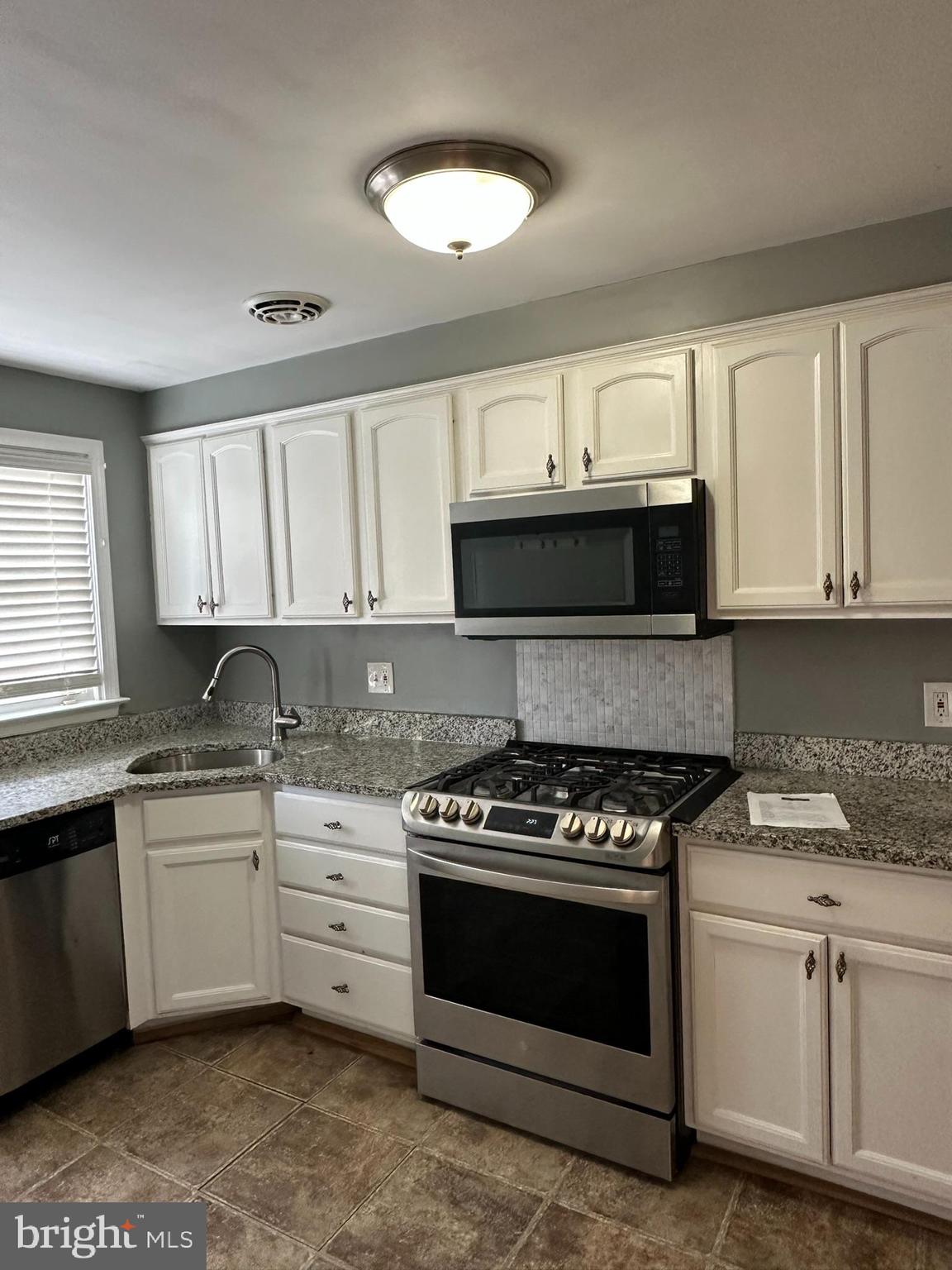 LOCH RAVEN MANOR - Residential Lease