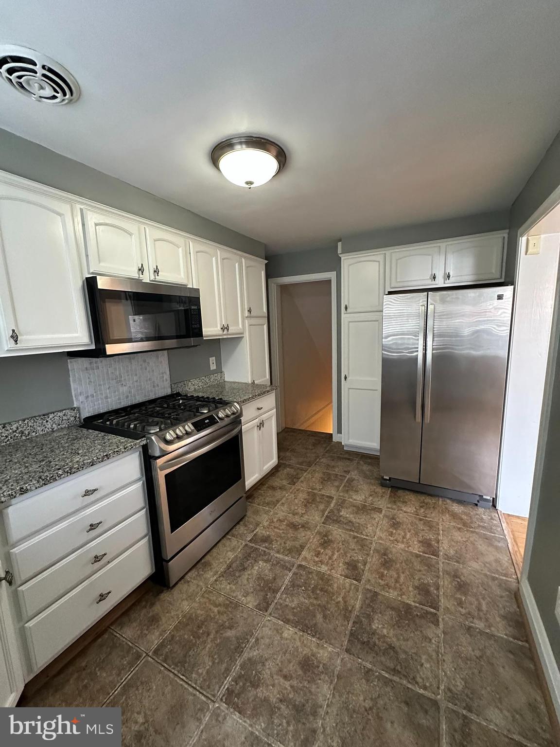 LOCH RAVEN MANOR - Residential Lease