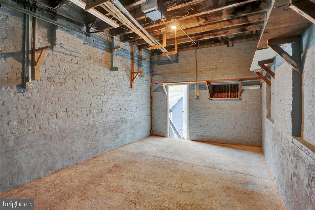 NORTHEAST READING - Residential