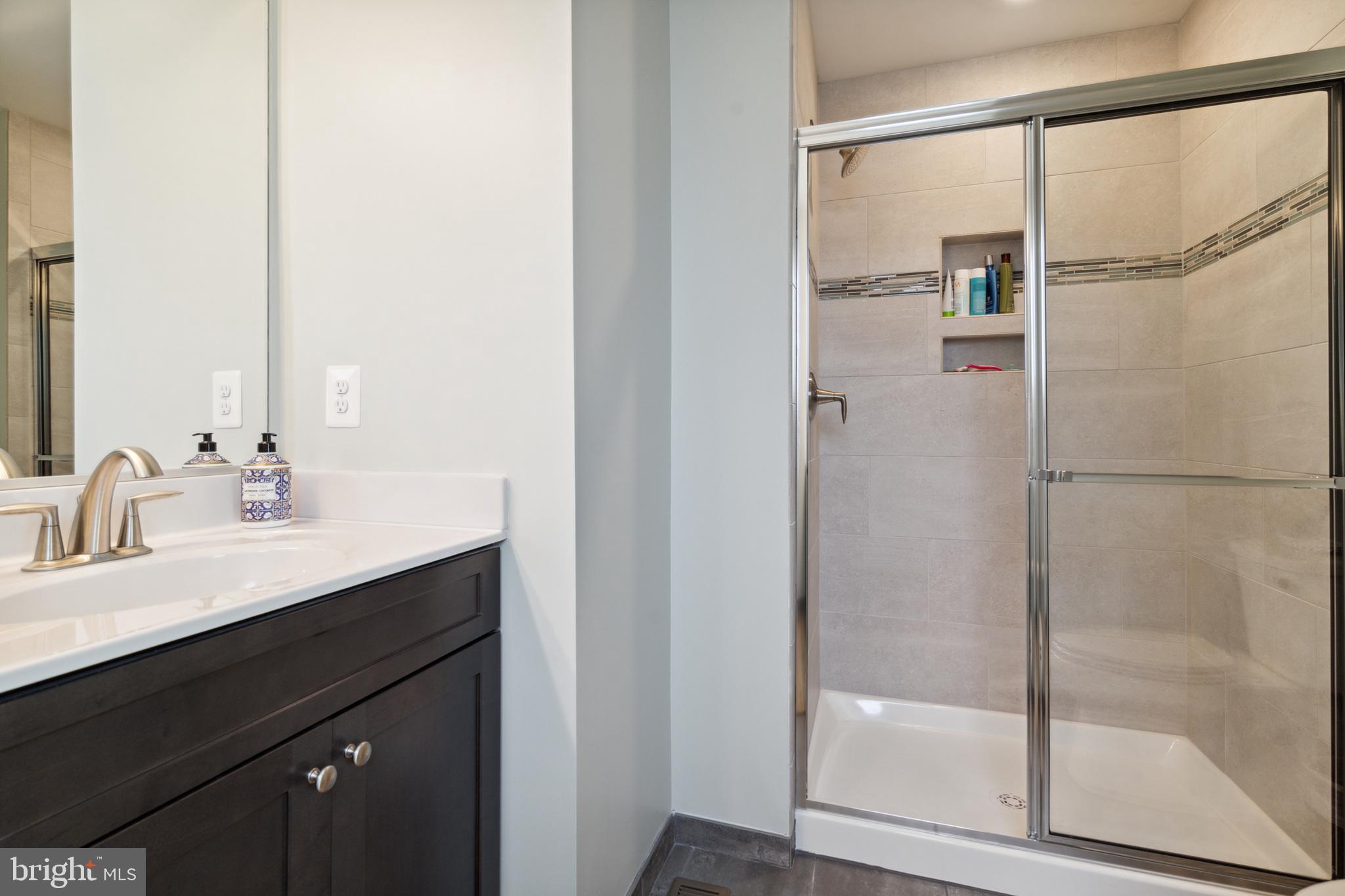 ELLENDALE - Residential Lease