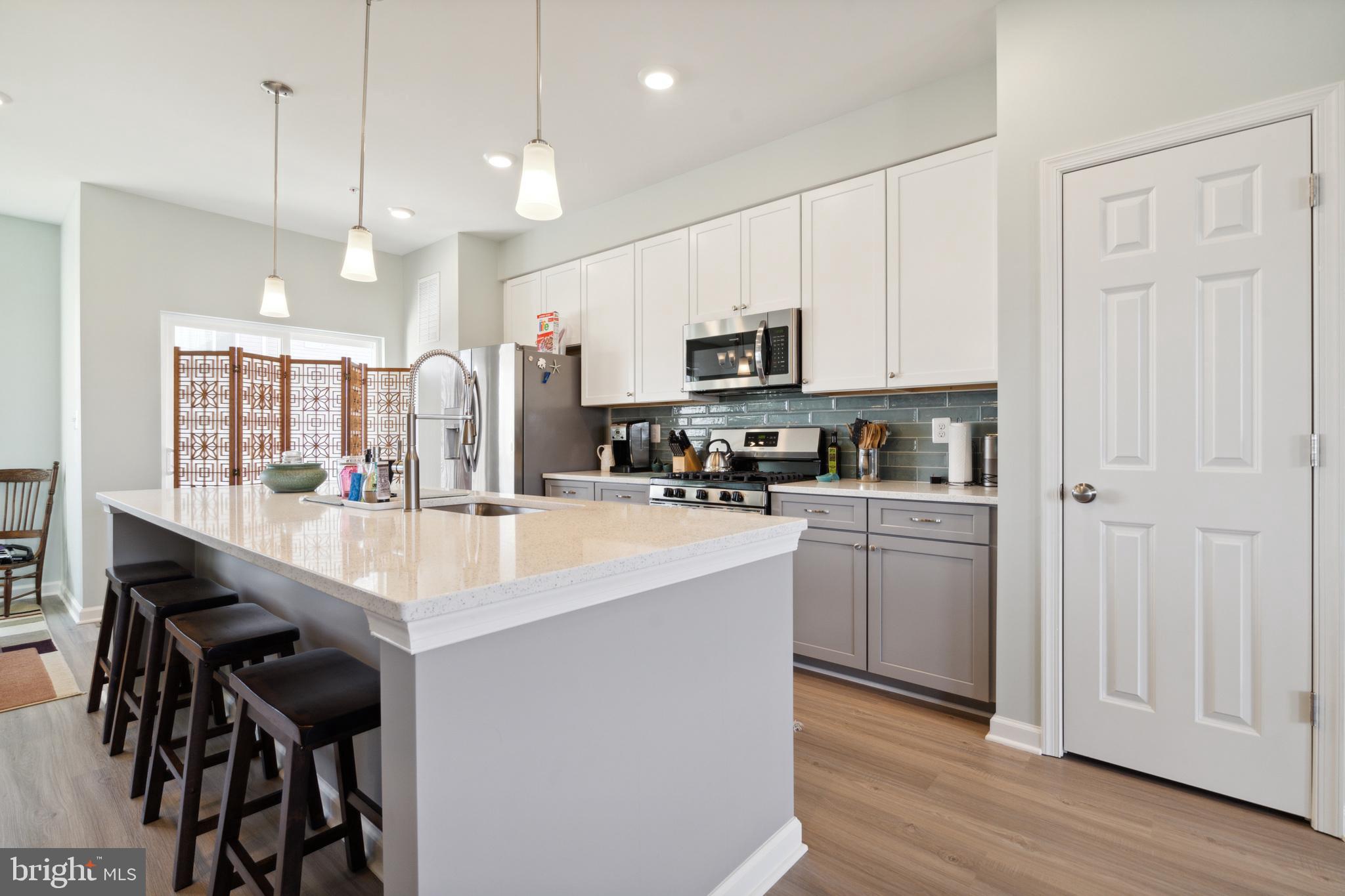 ELLENDALE - Residential Lease