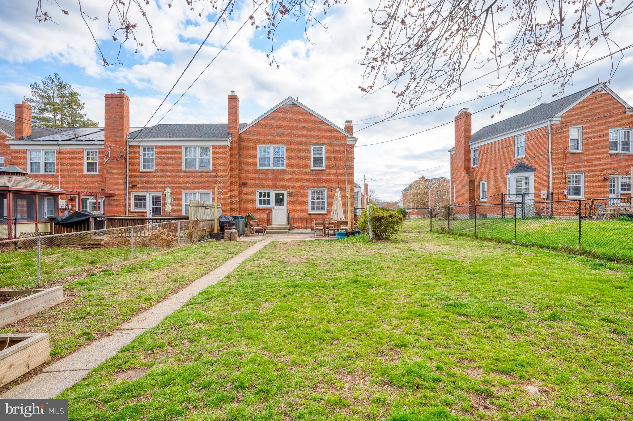 LOCH RAVEN MANOR - Residential