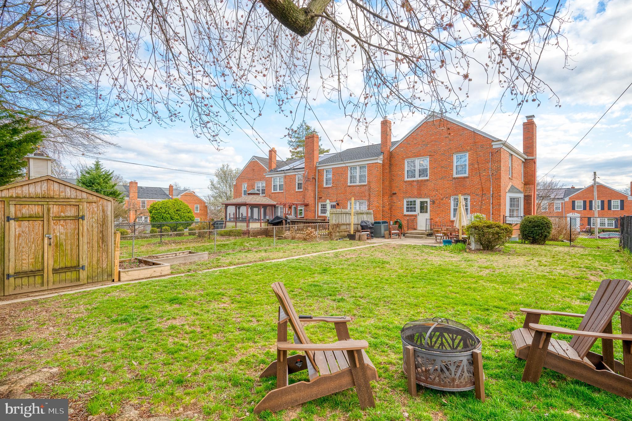 LOCH RAVEN MANOR - Residential