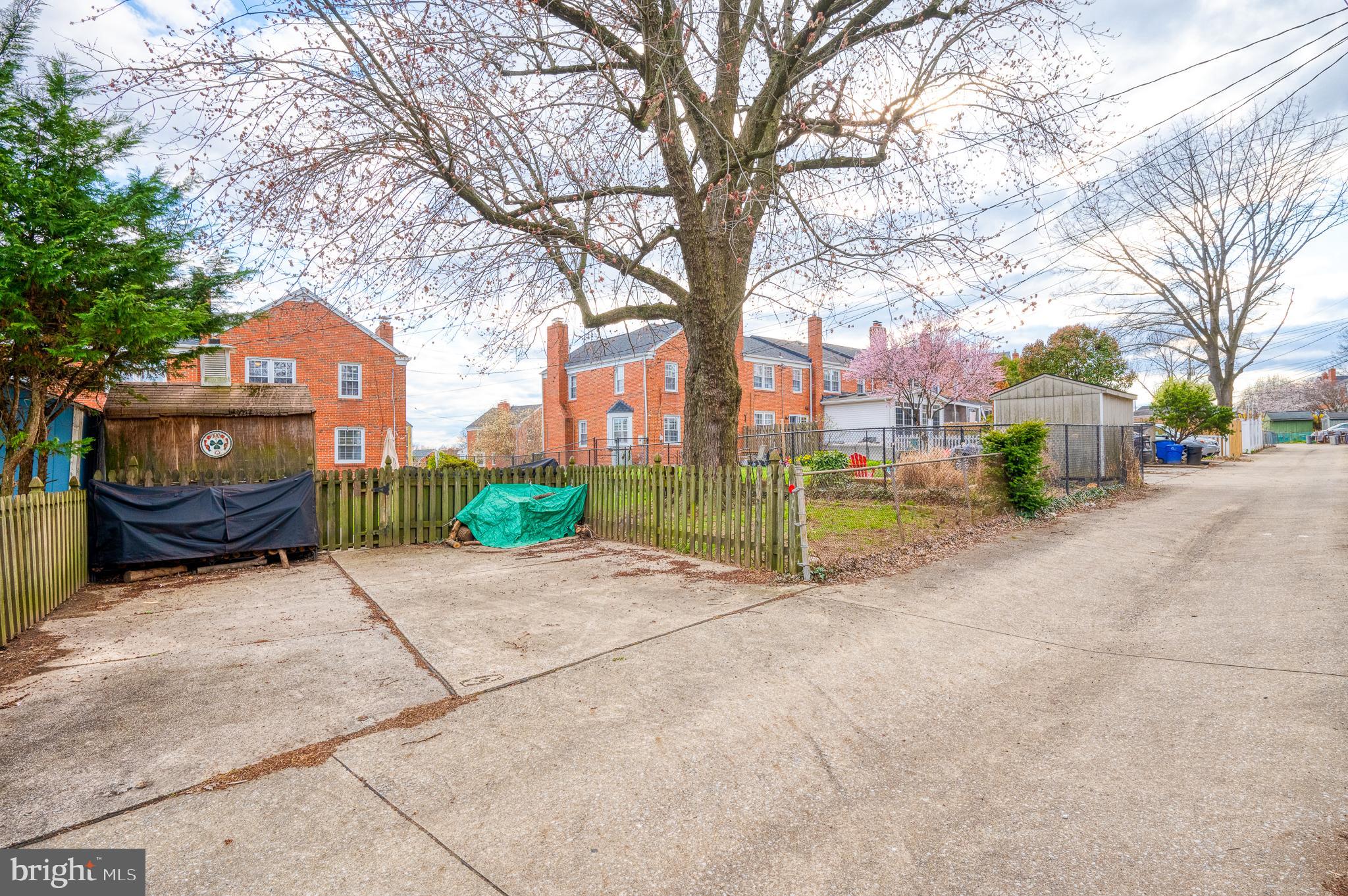 LOCH RAVEN MANOR - Residential