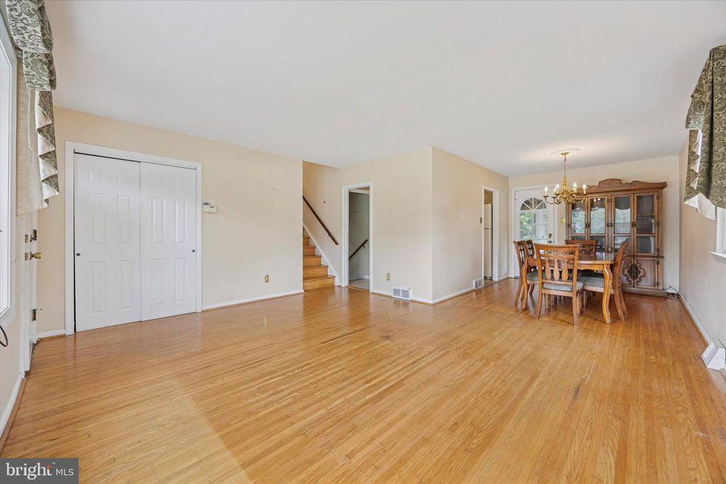 Photo of 403 Hemlock Road, FLOURTOWN, PA 19031 (MLS # PAMC2155268)