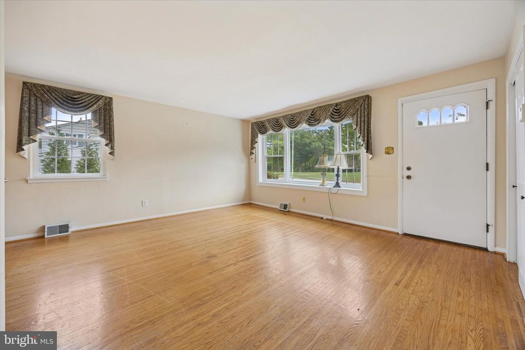 Photo of 403 Hemlock Road, FLOURTOWN, PA 19031 (MLS # PAMC2155268)