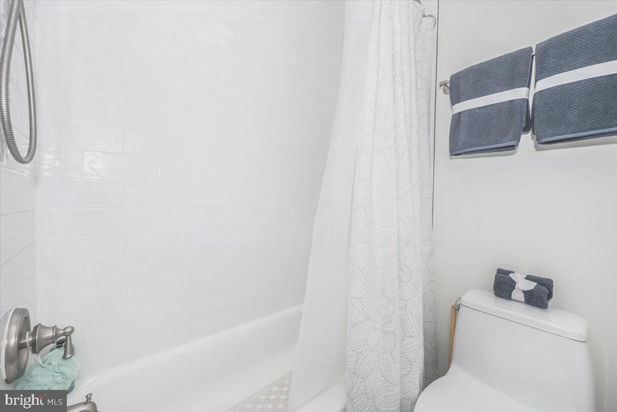 FAIRWAY ISLAND - Residential