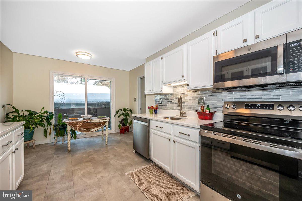 FAIRWAY ISLAND - Residential