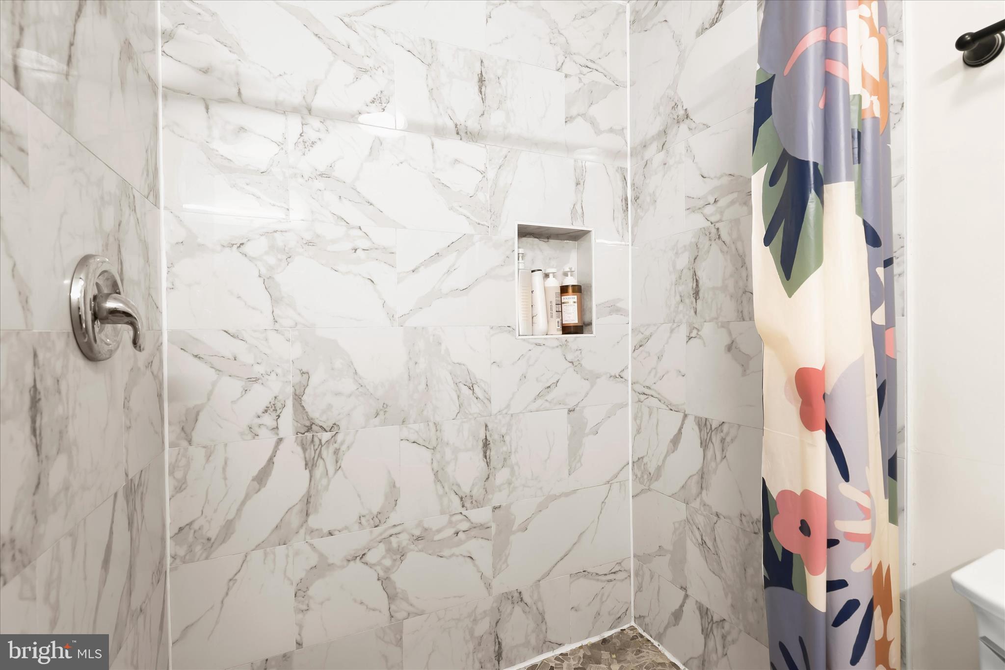 HOMELAND SOUTHWAY - Residential