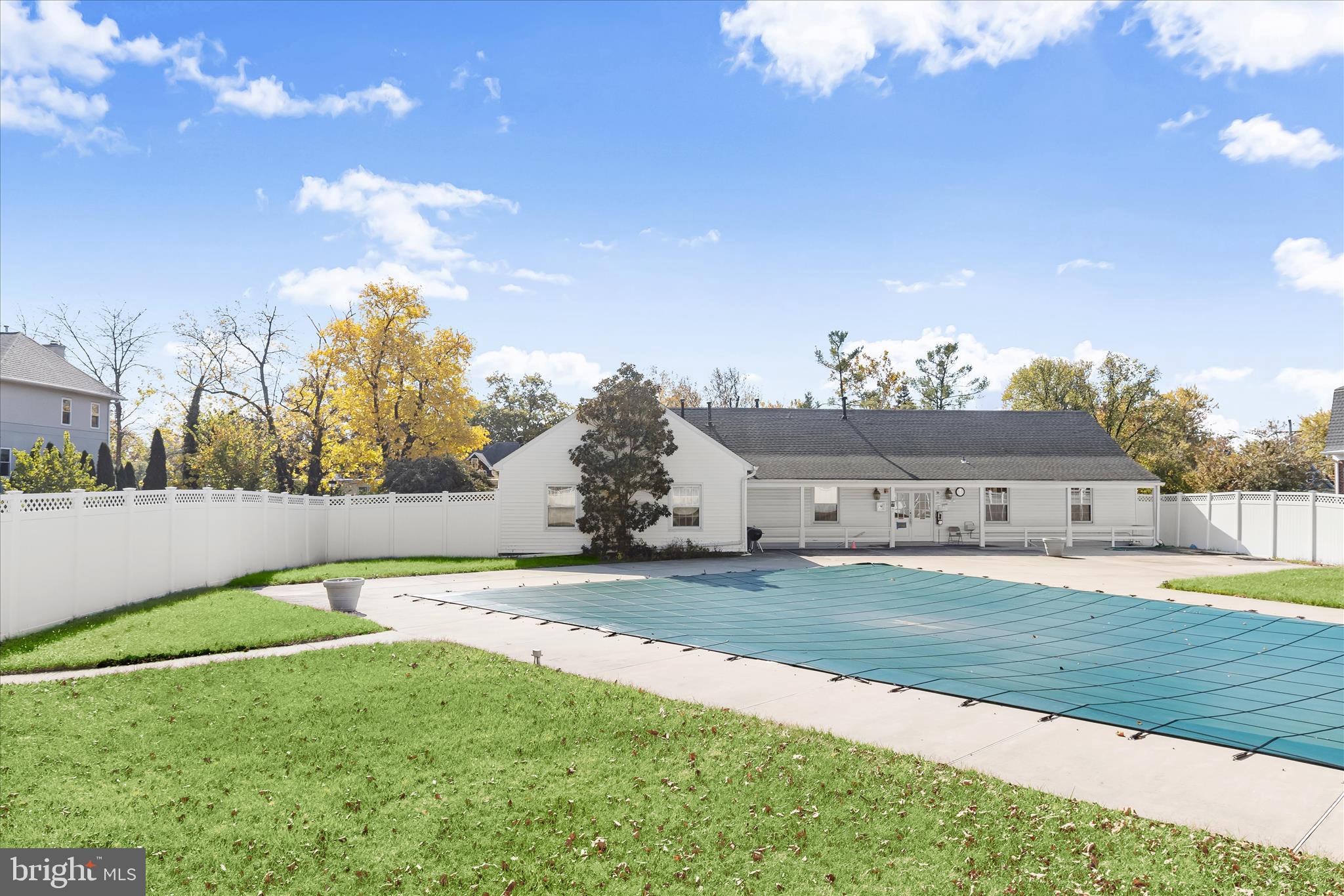 HOMELAND SOUTHWAY - Residential