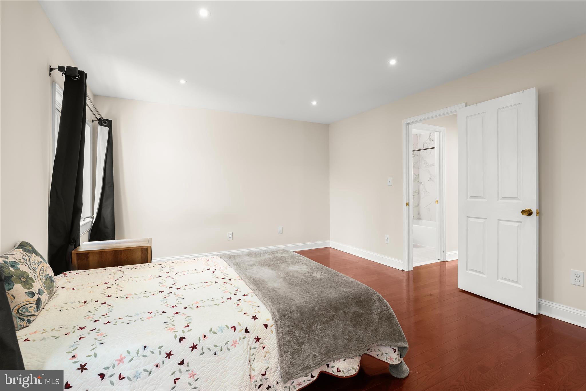 HOMELAND SOUTHWAY - Residential