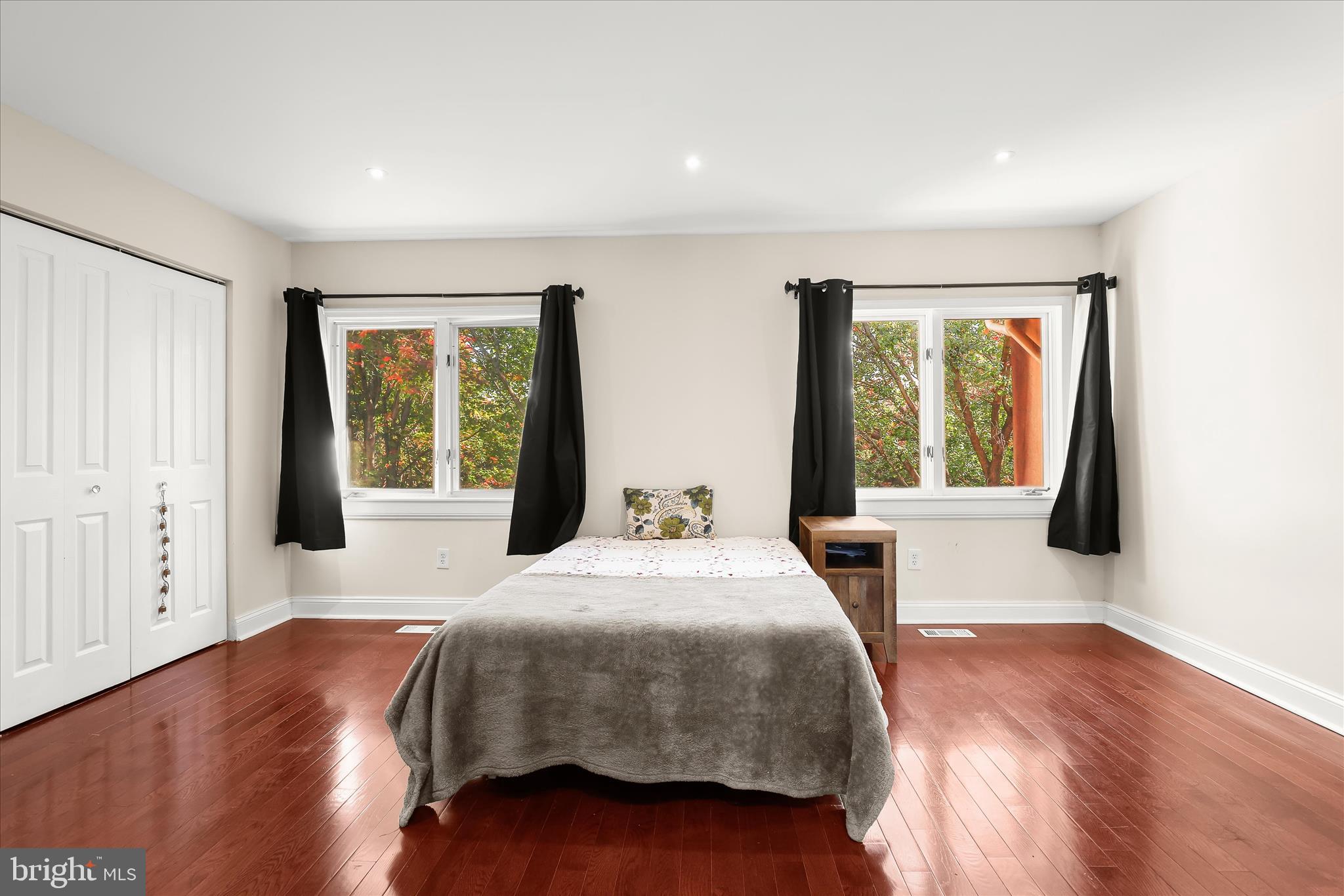 HOMELAND SOUTHWAY - Residential