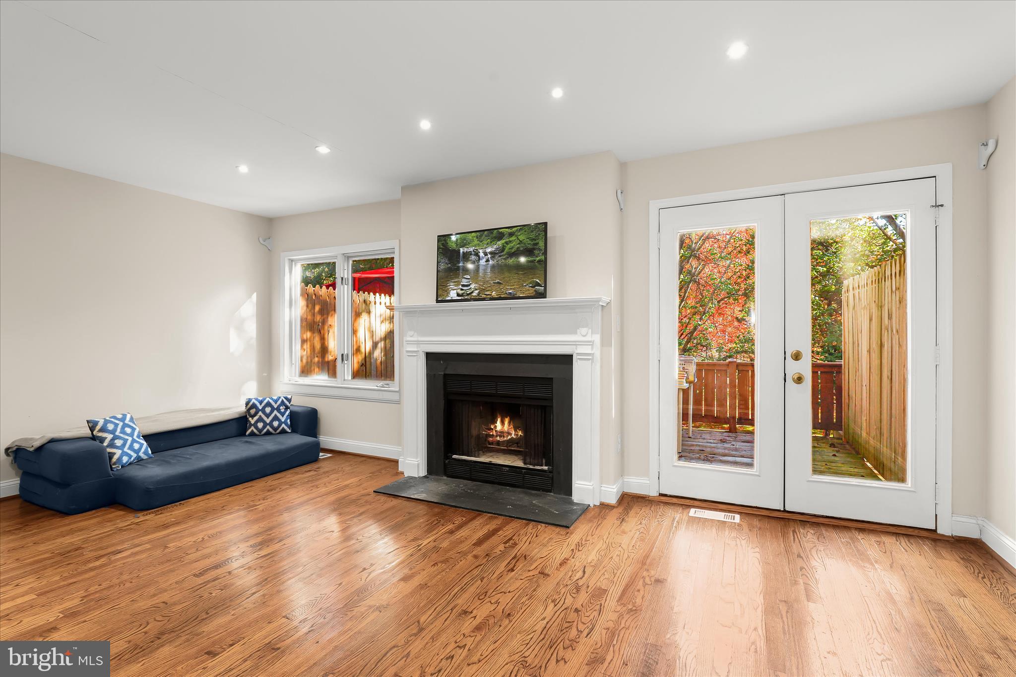 HOMELAND SOUTHWAY - Residential