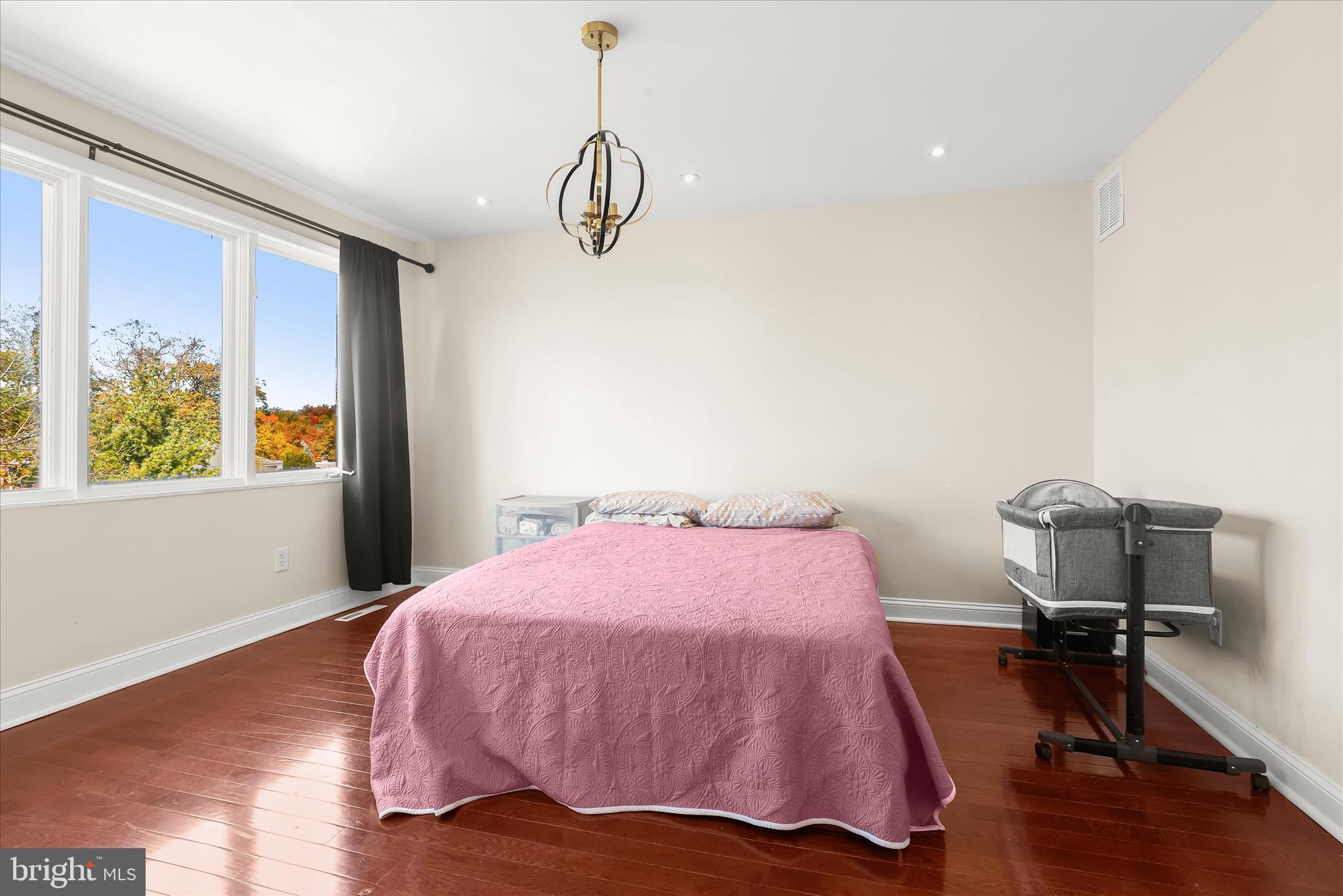 HOMELAND SOUTHWAY - Residential